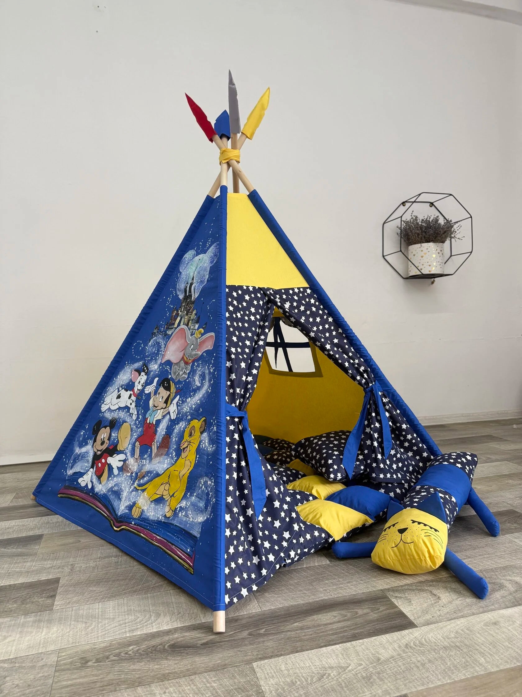 Tenda teepee bambini tema Disney blu giallo stelle dipinta a mano – Mickey Simba Dumbo Pinocchio , tappetto imbottito, cuscino 