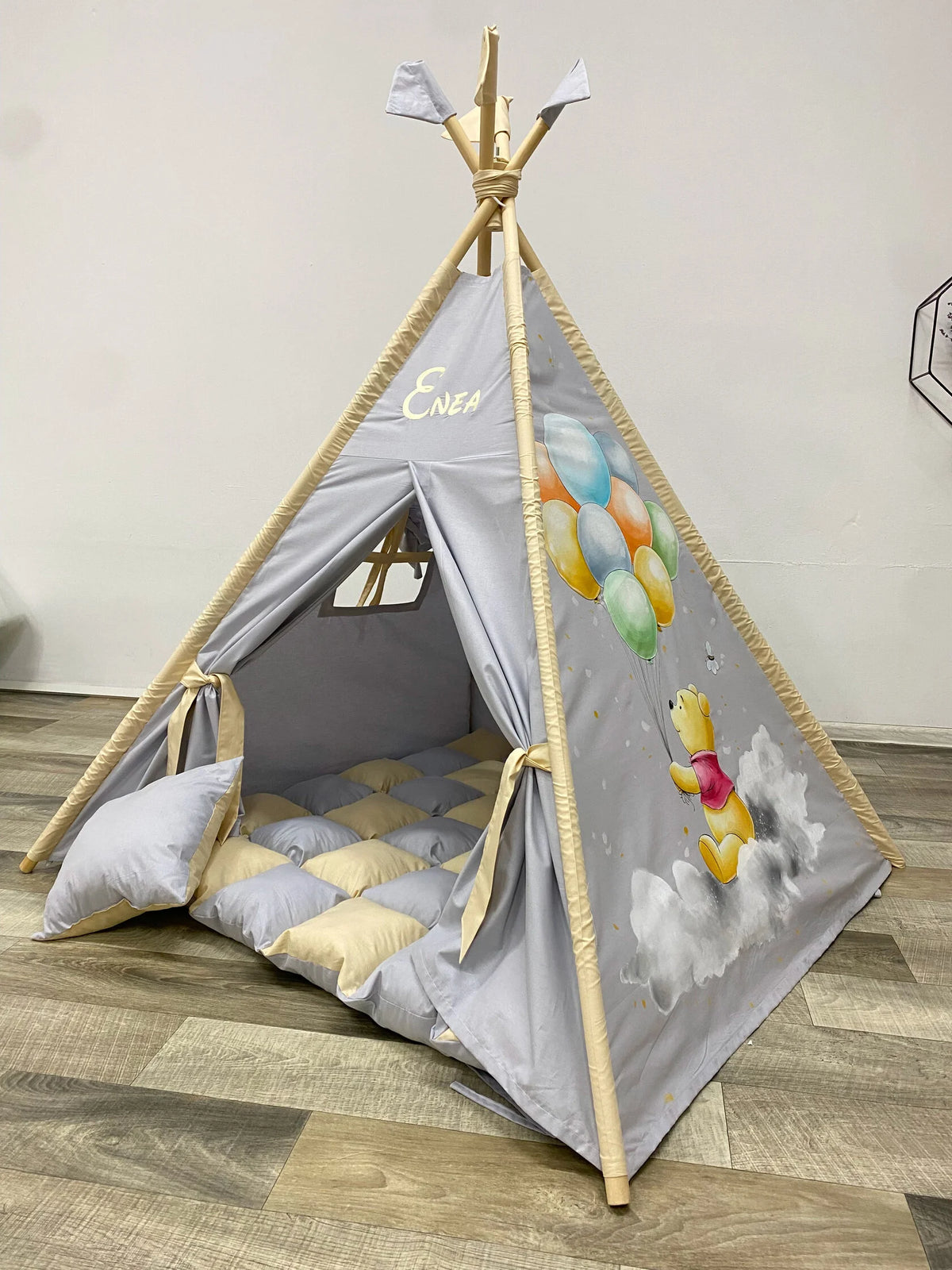 Tenda teepee bambini Winnie Pooh grigio dipinta a mano – nome personalizzato, tappeto cuscini, regalo bambino cameretta