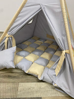 Interno tenda teepee bambini Winnie Pooh grigio beige – tappeto trapuntato e cuscini coordinati, spazio gioco morbido bambino