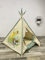 Tenda giochi bambini cotone rosa fiori dipinta a mano tema animale bosco personalizzata con nome, materassino imbottito, cuscino e pali pieghevoli inclusi