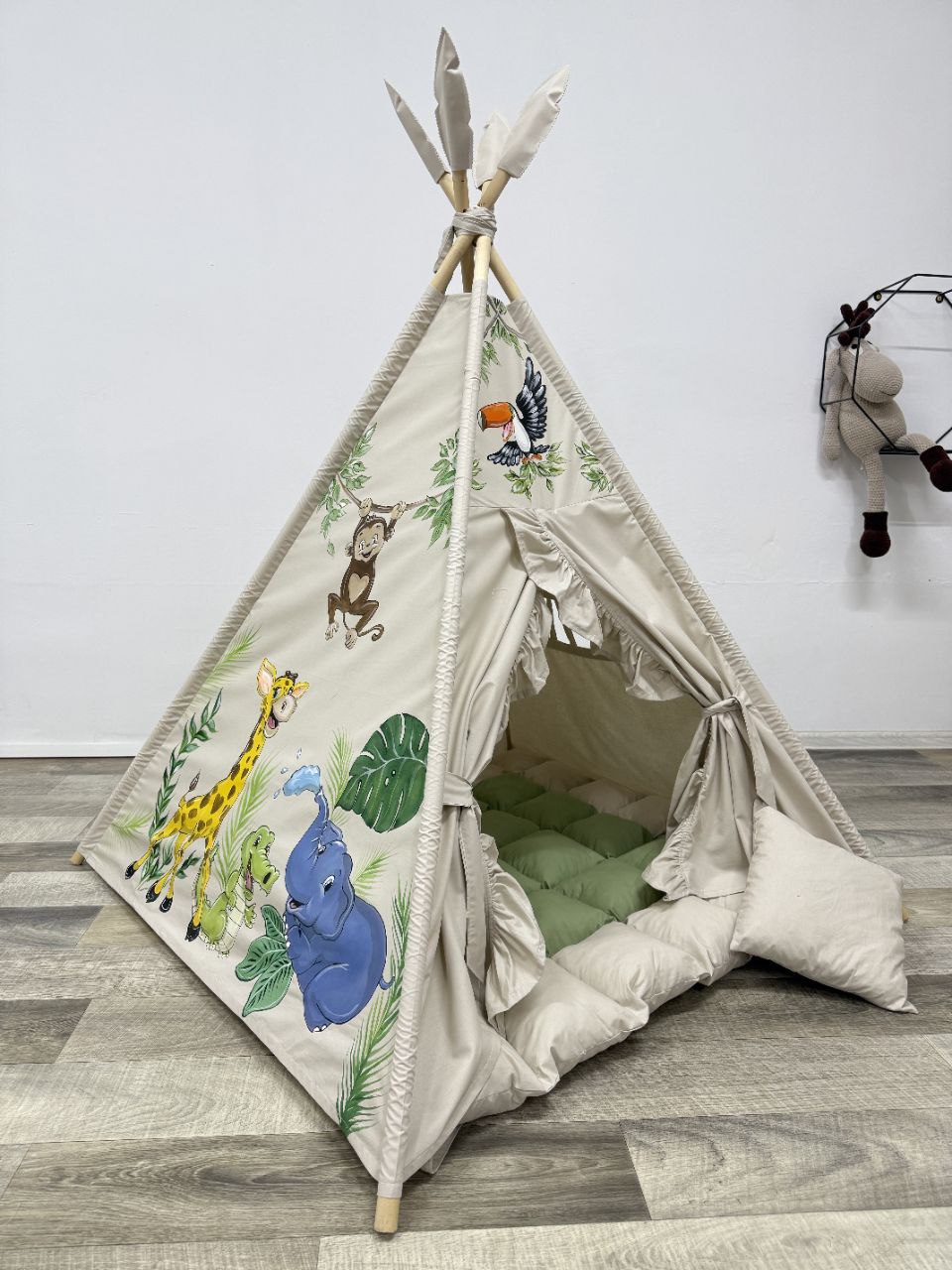 regalo nascita battesimo Tenda da gioco a forma di teepee per bambini, tessuto beige  animali della savana come leoni, elefanti, giraffe e papagallo