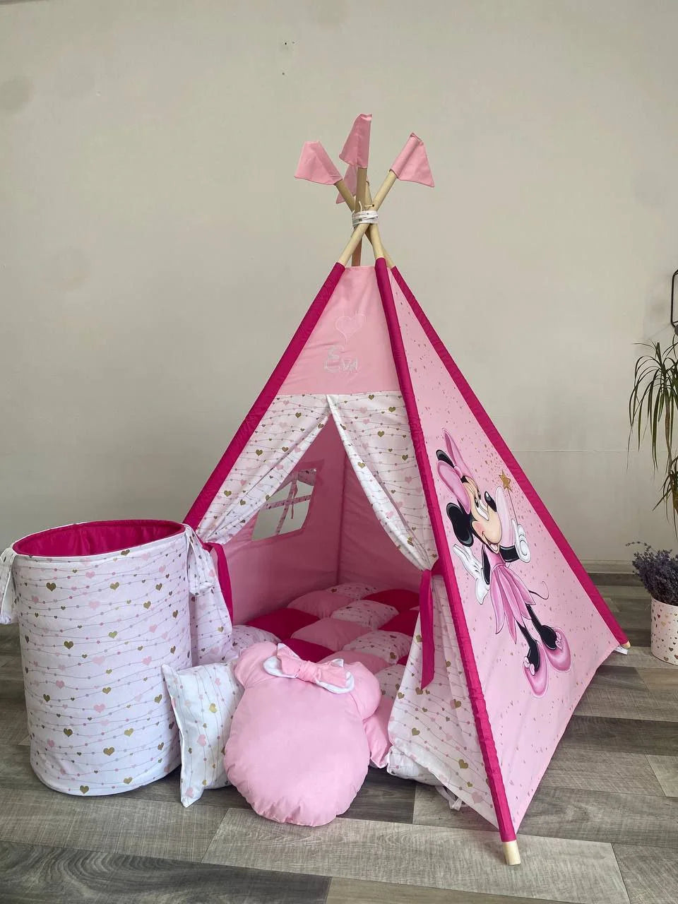 Tenda giochi rosa cotone dipinta a mano tema topolina rosa cuoricini, personalizzata con nome, materassino imbottito, cuscino e pali pieghevoli inclusi