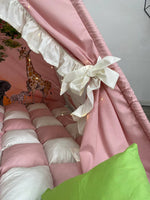 teepee bambini interno tappetto rosa e bianco a scacchi 