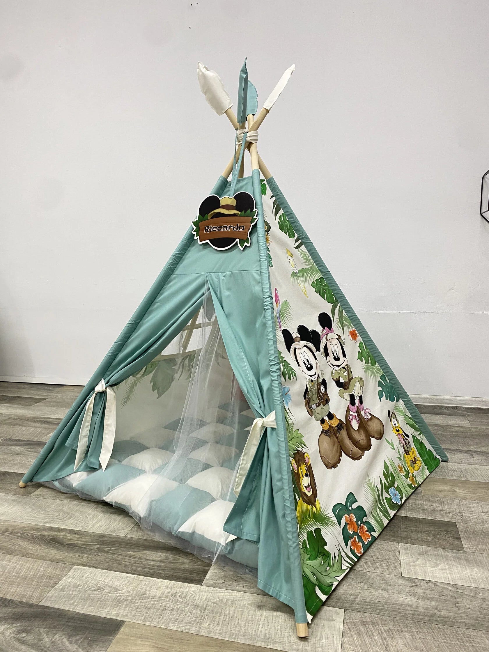 Tenda teepee bambini verde salvia Topolini Safari dipinta a mano, personalizzato, tappetto incluso 