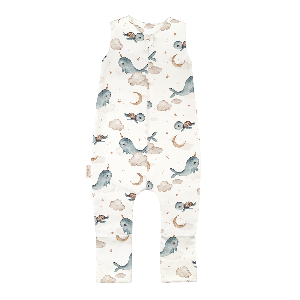 Tutina sacco nanna senza maniche con piedini in cotone off-white con stampa narvali, luna, nuvole e tartarughe per bambini