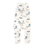 Tutina sacco nanna senza maniche con piedini in cotone off-white con stampa narvali, luna, nuvole e tartarughe per bambini